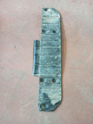 7931867 / 51757931867 BMW X1 F48-49 SAĞ YAN GÖVDE KAPAĞI 4C23