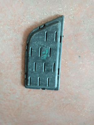 8064594 BMW X3 ÖN SAĞ IZGARA KAPAĞI PLAKASI