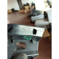 8064606 BMW X3 M SPOR ÖN TAMPON ÇEKİ KANCASI KAPAĞI