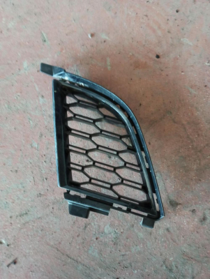 8075602 / 51118075602 BMW G20 3 SERİSİ TAMPON IZGARASI / 4G9