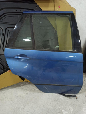 8256828 / 41528256827 BMW X5 E53 SAĞ ARKA KAPI