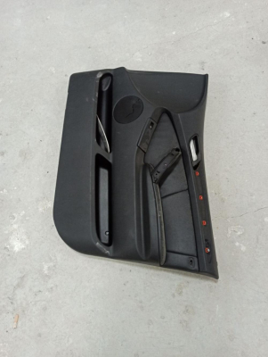 8261744 / 51418261744 / 704983401 BMW X5 SAĞ ÖN KAPI İÇ DÖŞEME