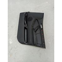 8261744 / 51418261744 / 704983401 BMW X5 SAĞ ÖN KAPI İÇ DÖŞEME