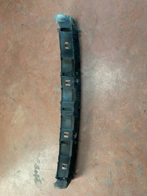 8262583 LAND ROVER RANGE ROVER VOGUE L322 2003-2009 ARKA TAMPON ORTA PLASTİĞİ | MOTOLAND
