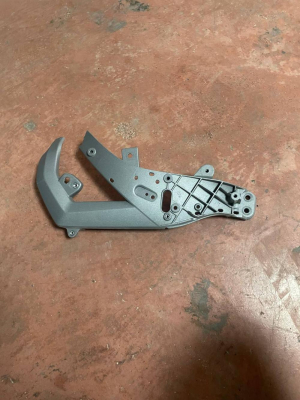 8528674 / 852867410 BMW R1200GS FAR KAPLAMA MONTAJ BRAKETİ 