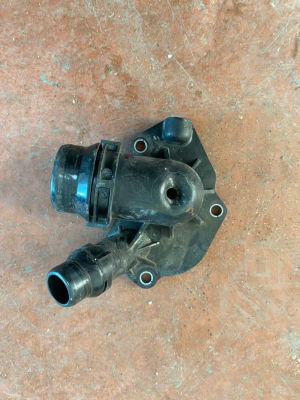 864315001 BMW 3 SERİSİ F30 F31 TRANSFER KUTUSU