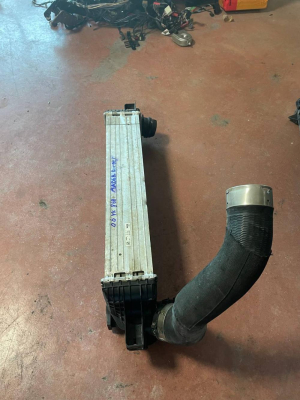 864576501 / 8645765 BMW 1 SERİSİ F40 ARA SOĞUTUCU | MOTOLAND