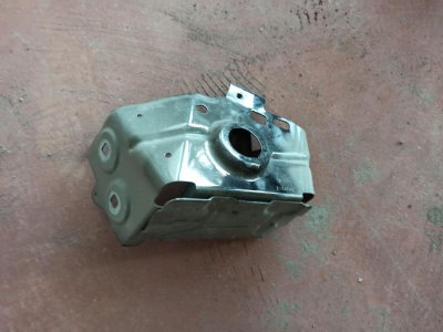 8737202 BMW İX ÇAMURLUK MONTAJ BRAKETİ