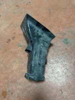 8738940 BMW 4 SERİSİ G22 G23 G26 SAĞ HAVA KANALI BAKALİTİ | MOTOLAND