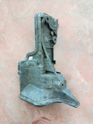 8H2218NB79AB LAND ROVER DİSCOVERY TEPSİ PİL KAPAĞI 4J22
