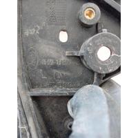 8H2218NB79AB LAND ROVER DİSCOVERY TEPSİ PİL KAPAĞI 4J22