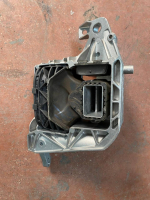 9423376-03 BMW 1 SERİSİ F70 MOTOR KULAĞI SAĞ | MOTOLAND