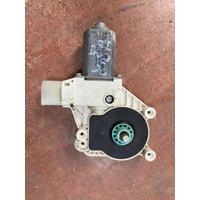 942889-100 BMW 5 SERİSİ F10 ÖN SAĞ CAM MOTORU | MOTOLAND