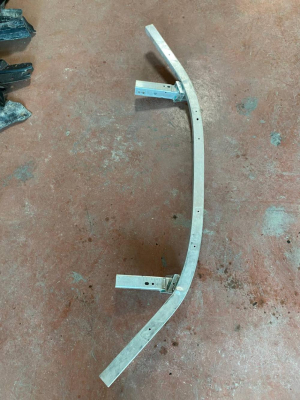 9463991 BMW 7 SERİSİ G70 ÖN TAMPON ALT DEMİRİ | MOTOLAND