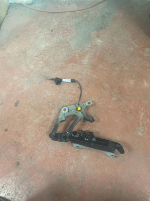 9464339 BMW 5 SERİSİ G60 KAPUT MENTEŞESİ | MOTOLAND