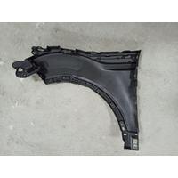 LR027589 / LR066922 / BJ3216005AG EVOQUE SAĞ ÖN ÇAMURLUK TUTUCU