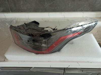 LR061588 / DK6213404BA RANGE ROVER SPORT L494 SAĞ ARKA FAR 4E2
