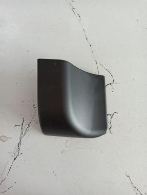 LR082681 / JY3M16D054BA DİSCOVERY SAĞ BASAMAK ÇİVİSİ 4B8