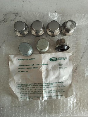 STC8843AA 1H1Z17A147BA LR DEFENDER ve DİSCOVERY SOMUN SETİ 4B8