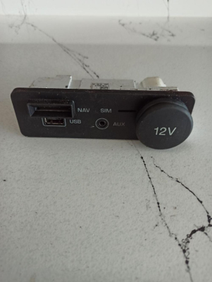 T2H30123 / JX6319C166EA JAGUAR XF USB/AUX BAĞLANTI PANELİ