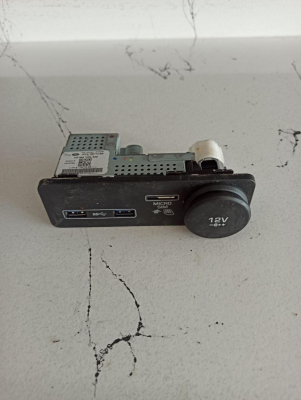 T2R34229 / JPLA19E110BB JAGUAR NEW XF USB/AUX PANELİ