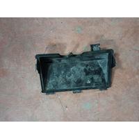 YQH000243 LAND ROVER DİSCOVERY ECU KAPAĞI