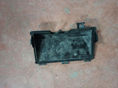 YQH000243 LAND ROVER DİSCOVERY ECU KAPAĞI