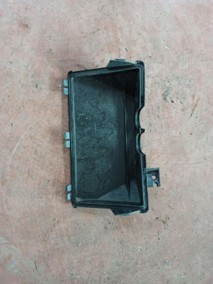 YQH000244 LAND ROVER MOTOR KONTROL BİLGİSAYAR KAPAĞI