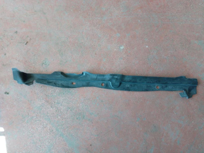 AH3216E560BA / LR016860 RANGE ROVER ÇAMURLUK PARÇASI 4J18