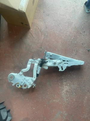 AR7450944 BMW 2 SERİSİ F44 KAPUT MENTEŞE AKTÜATÖRÜ | MOTOLAND