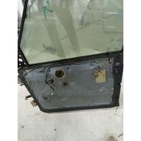BDA700060 / 1H2Z7820124KA LAND ROVER DİSCOVERY L318 SAĞ ÖN KAPI