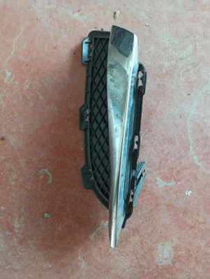 C2Z13454 / CX2315K233A JAGUAR XF X250 ÖN TAMPON SOL IZGARA 4D17