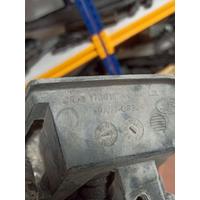 CK5217B918AA / LR076521 LAND ROVER TAMPON BRAKETİ 4H7