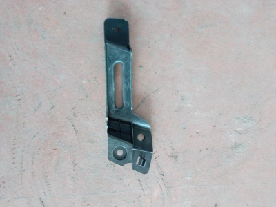 CPLA16291AC / LR033055 LAND ROVER SOL KANAT MONTAJ BRAKETİ 4G13