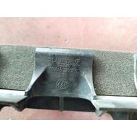 CPLA8B359A / LR052925 LAND ROVER RADYATÖR BRAKETİ 4G22