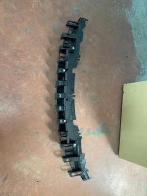 DK6217A793PIA02 RANGE ROVER SPORT L494 ÖN TAMPON BRAKETİ | MOTOLAND
