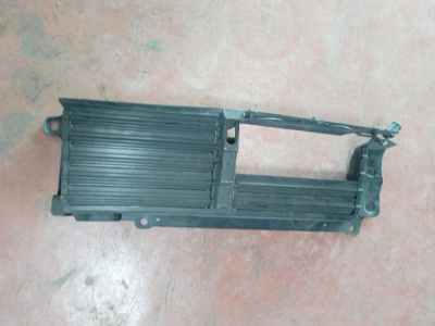 DK628475AD / LR102691 LAND ROVER RADYATÖR IZGARASI PANJUR 4İ1