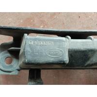 DPL000171 / 5H323382BA LAND ROVER ÖN TAMPON BRAKETİ 4G13