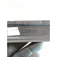 HY3215B216AA / LR083111 LAND ROVER DİSCOVERY 5 SİS FARI ÇITASI