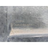 JK5217F011A / LR117512 RANGE ROVER L405 ÖN TAMPON ALT KAPAK 4A7