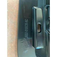 JK62018K28AC RANGE ROVER SPORT L494 ÖN TAMPON SAĞ IZGARA BRAKETİ | MOTOLAND