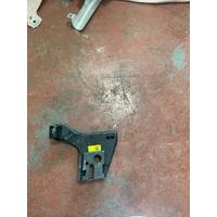 K8D215B241AA / LR114859 RR EVOQUE L551 ARKA TAMPON BRAKETİ
