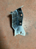 K8D216C174AD LAND ROVER RANGE ROVER EVOQUE L551 SAĞ ÇAMURLUK BRAKETİ | MOTOLAND
