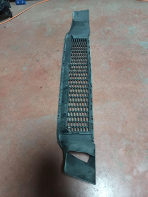 KM510184A BMW 5 SERİSİ F10 F11 DEFLEKTÖR ORTA ÖN 4H1