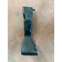 KM51020-15BR  BMW 3 SERİSİ F30-F31 2013-2019 ÖN SAĞ HAVA GİRİŞ KANALI BRAKETİ