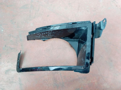 L8B2-13C025-B / L8B213C025B LR DEFENDER SİS FARI ÇERÇEVESİ