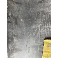 L8B217E792A / LR129447 LAND ROVER DEFENDER TAMPON PANEL PLASTİĞİ | MOTOLAND