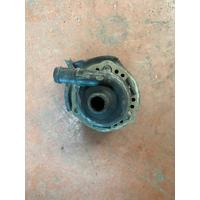 L8D2-18D474-AC LAND ROVER DİSCOVERY SPORT L550 SU POMPASI BRAKETİ SAĞ | MOTOLAND