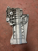L8D24H473BB LAND ROVER DİSCOVERY SPORT L550 ŞANZIMAN BRAKETİ | MOTOLAND