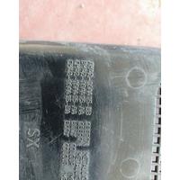 LR011355 / AH4216A415BB RANGE ROVER ÇAMURLUK IZGARA PARÇA 4G15